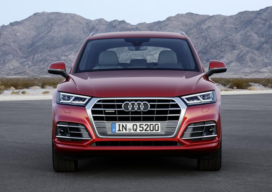  Audi Q5 TFSI Quattro S-Line 2016 года  (WW) (фото 10 из 110)